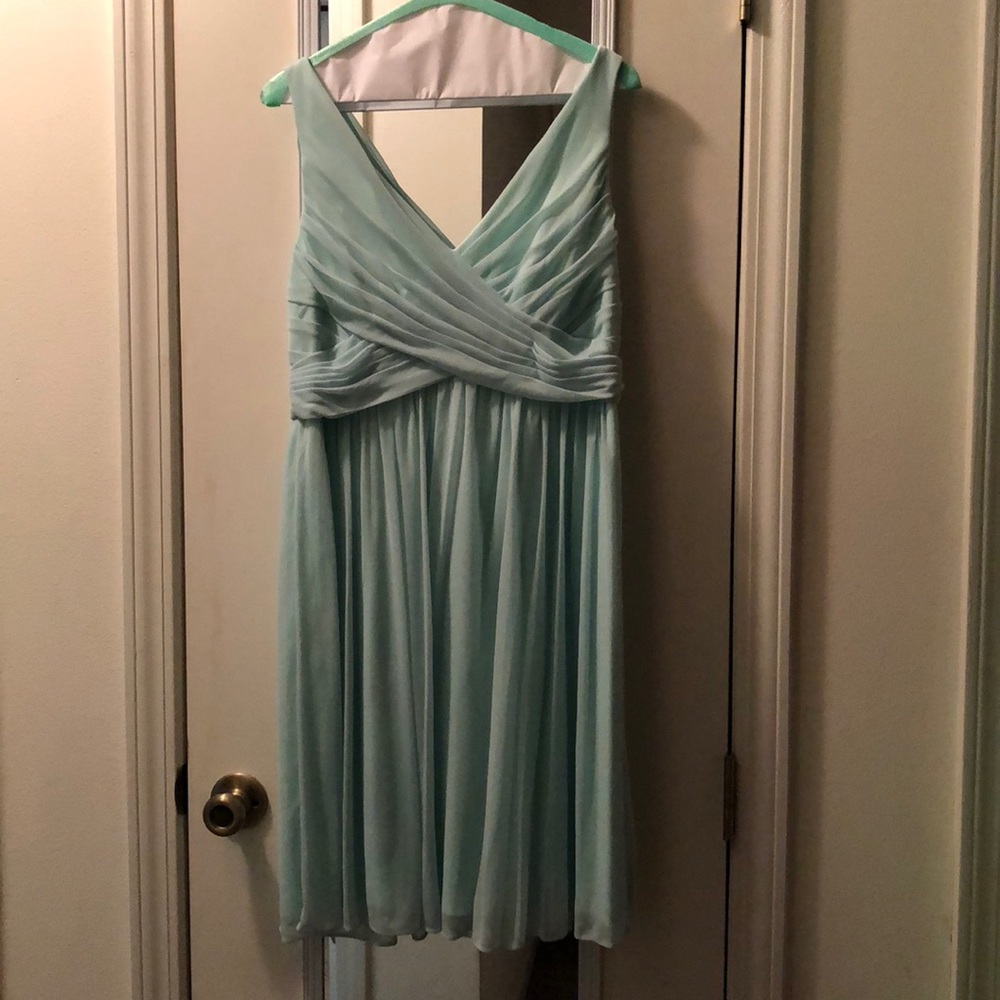 David’s Bridal Bridesmaid Dress w/ Cowl Back MINT